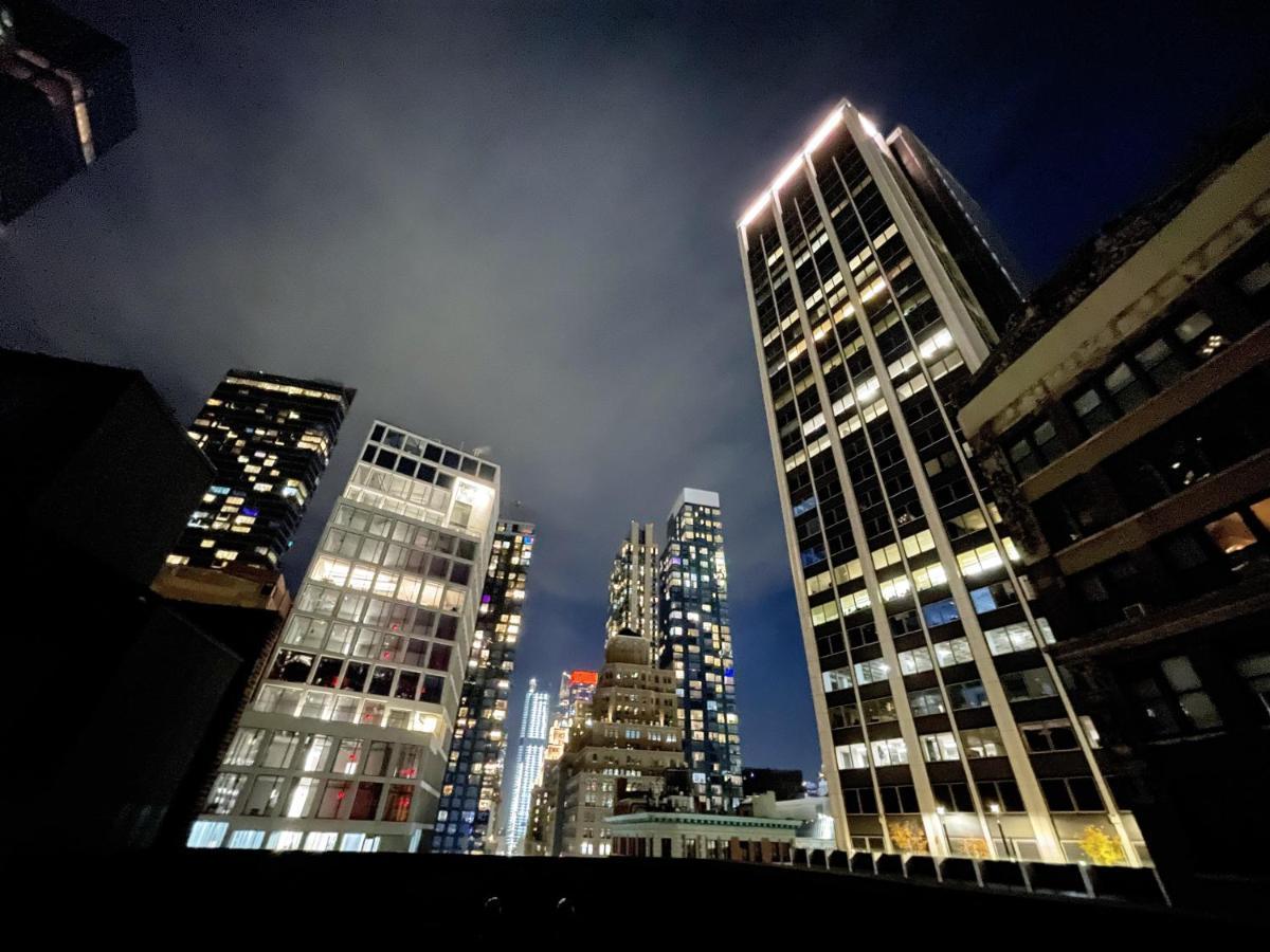 Hotel And The City, Rooftop City View New York Exterior photo